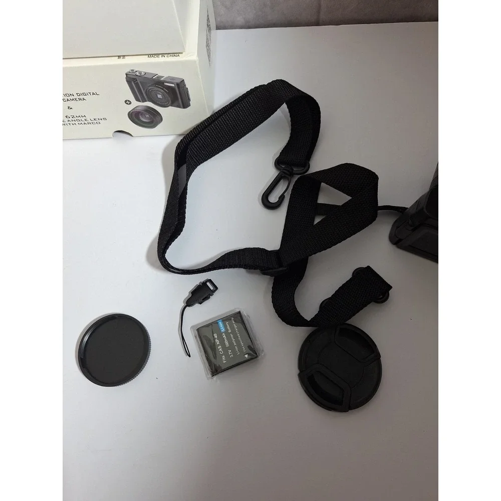 High Definition Digital Video Camera with Flip Screen 16x Zoom 3.0
